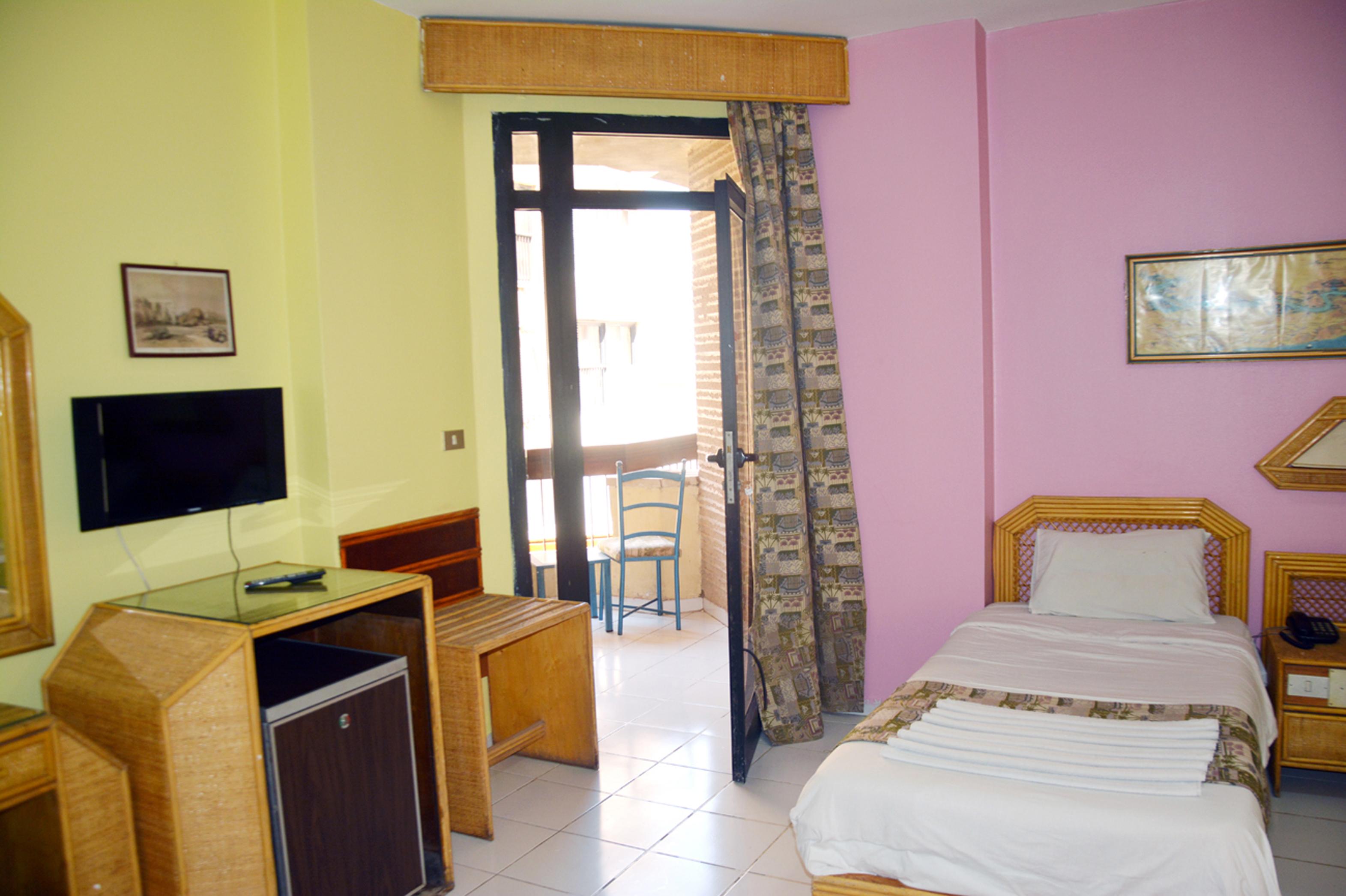 Gaddis Hotel, Suites And Apartments ลักซอร์ ภายนอก รูปภาพ